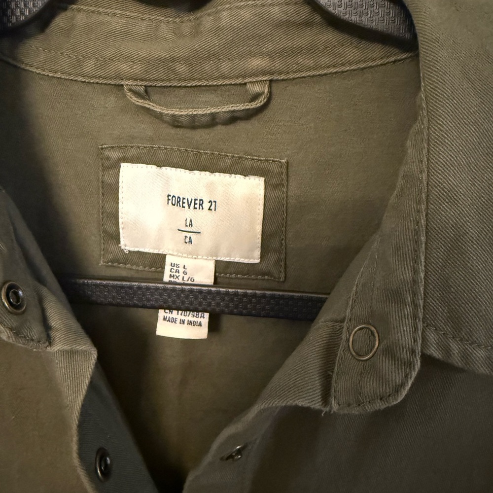 Army Green Shirt Jacket - large - Picture 3 of 4
